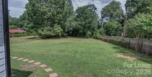 $1,700 | 910 East 6th Avenue, Gastonia, NC 28054