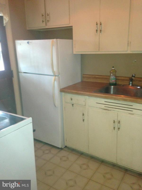 2403 Amherst Road Hyattsville, MD 20783 - Photo 13 of 17 Kitchen