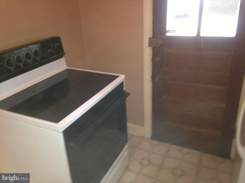 2403 Amherst Road Hyattsville, MD 20783 - Photo 15 of 17 Kitchen