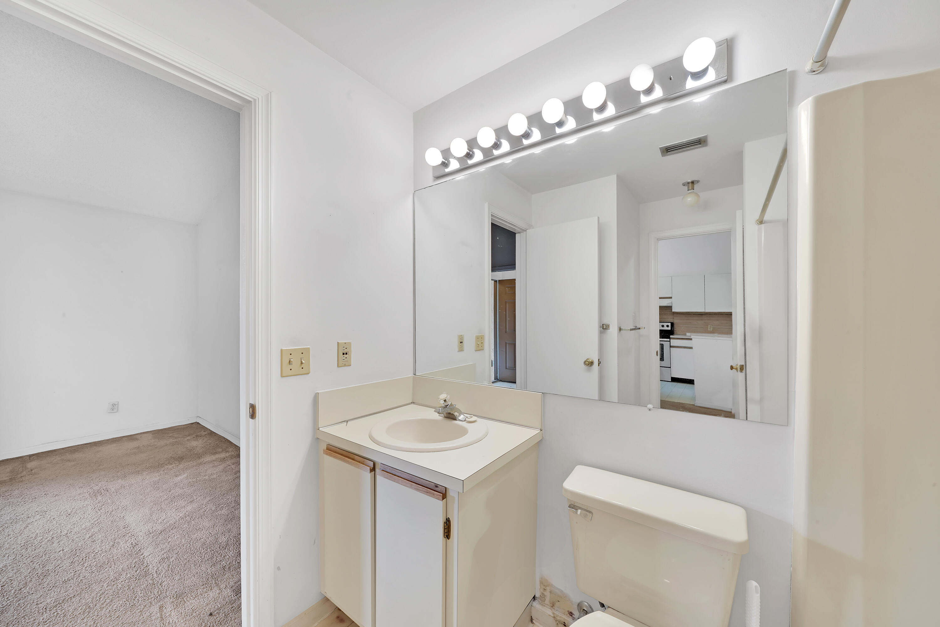 3766 Blue Ridge Road West Palm Beach, FL 33406 - Photo 12 of 42 4 Guest Bathroom (2)