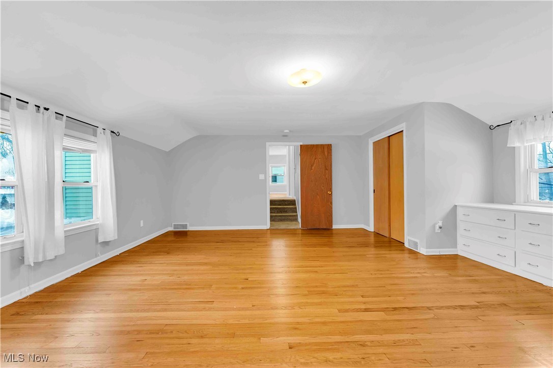 4887 Fairlawn Road Cleveland, OH 44124 - Photo 6 of 35 Gallery Image 6