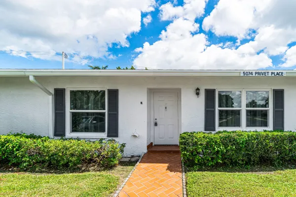 $224,500 | 5074 Privet Place, Unit B, Delray Beach, FL 33484