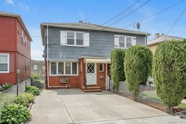 $828,000 | 6-08 119th Street | College Point
