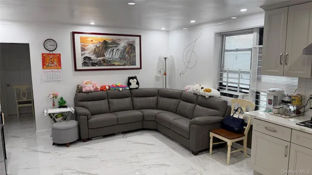 $468,000 | 144-11 Sanford Avenue, Unit 1N | Murray Hill - Flushing