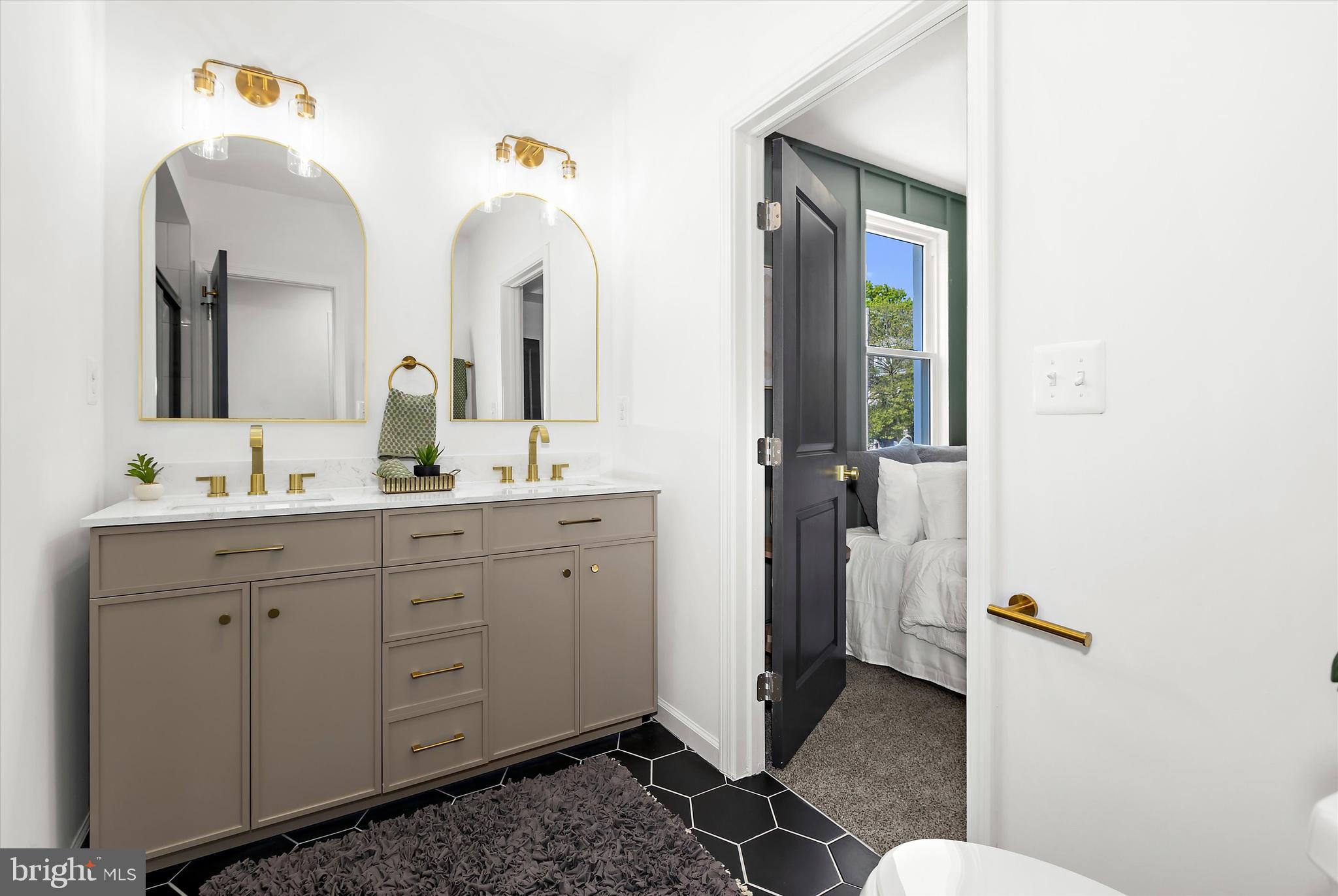 5313 Elsrode Avenue Baltimore, MD 21214 - Photo 25 of 60 Private Master En-Suite