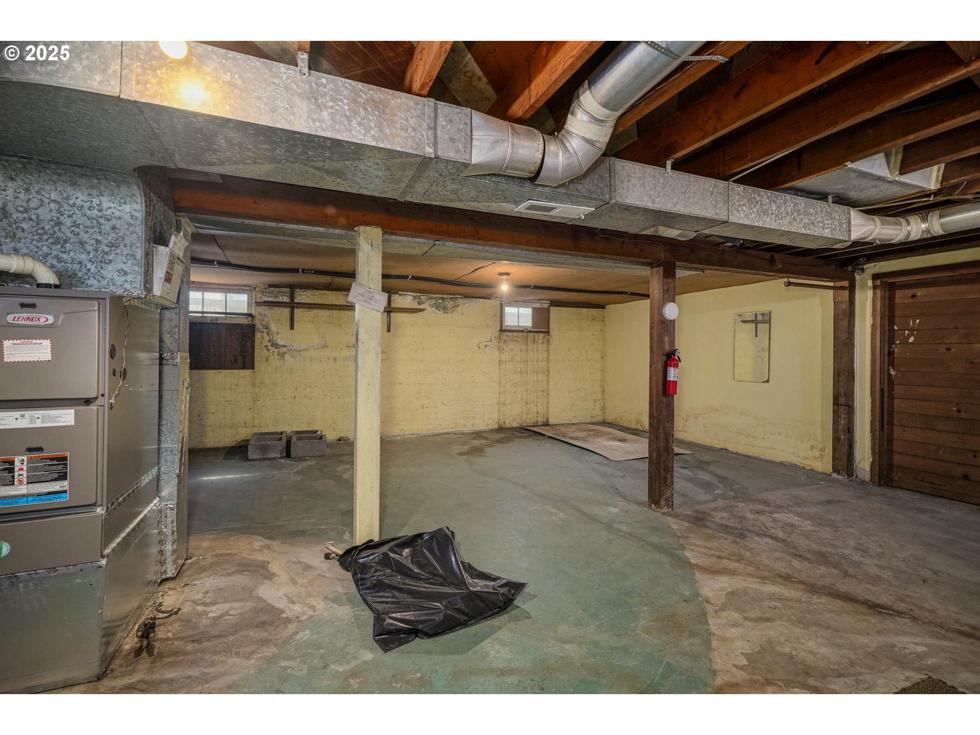 1908 Northeast 72nd Avenue Portland, OR 97213 - Photo 35 of 45 a view of a room with wooden floor
