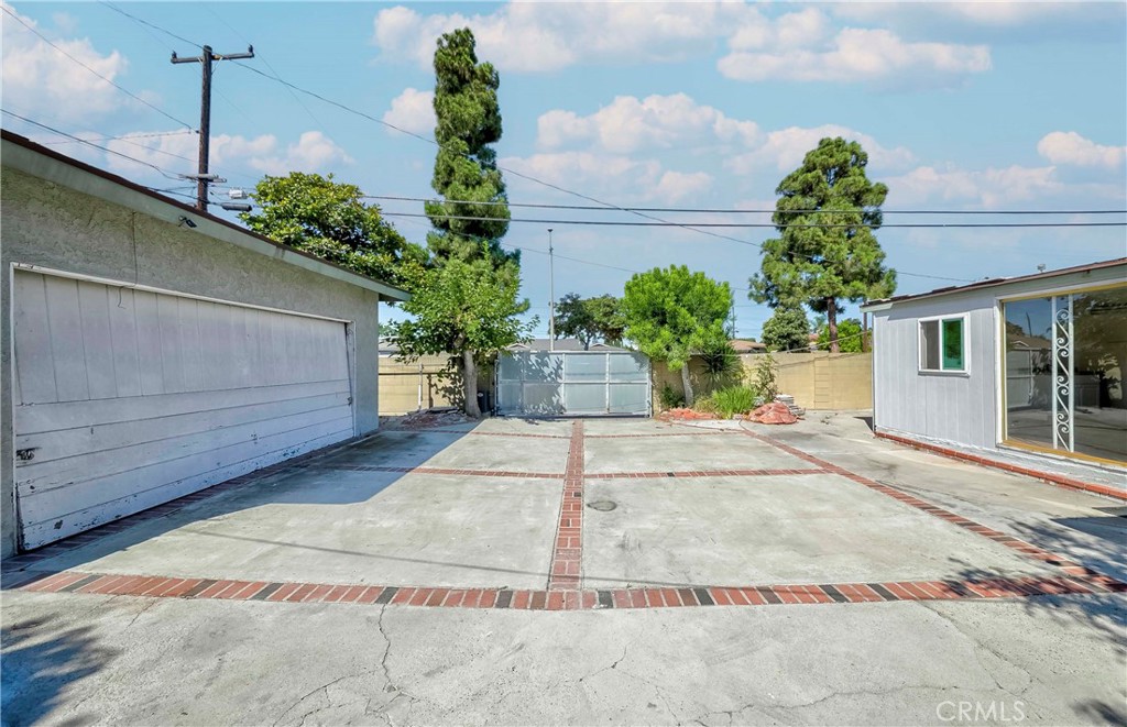9002 Imperial Avenue Garden Grove, CA 92844 - Photo 5 of 20 a view of a entrance door of the house