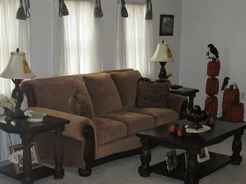 197 Headland Road Butler, PA 16002 - Photo 2 of 24 Living Room.