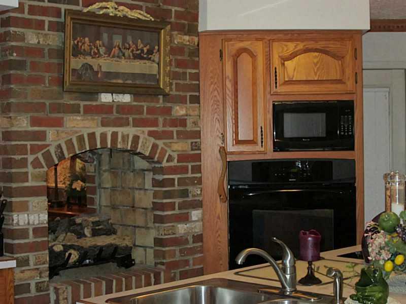 197 Headland Road Butler, PA 16002 - Photo 5 of 24 Kitchen.