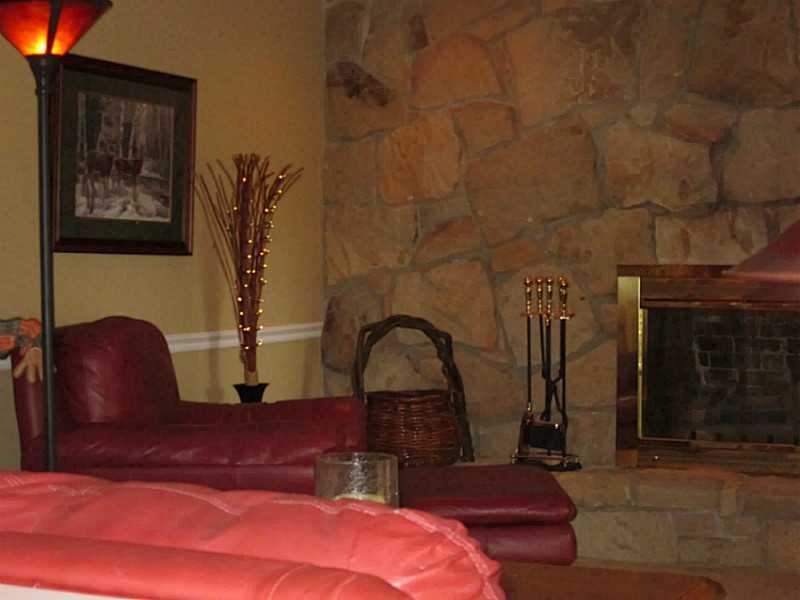 197 Headland Road Butler, PA 16002 - Photo 10 of 24 Family Room.