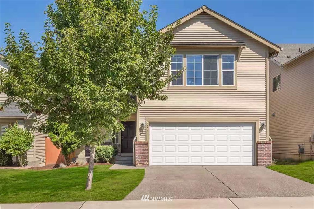 2556 Northeast 2nd Place Renton, WA 98056 - Photo 1 of 40