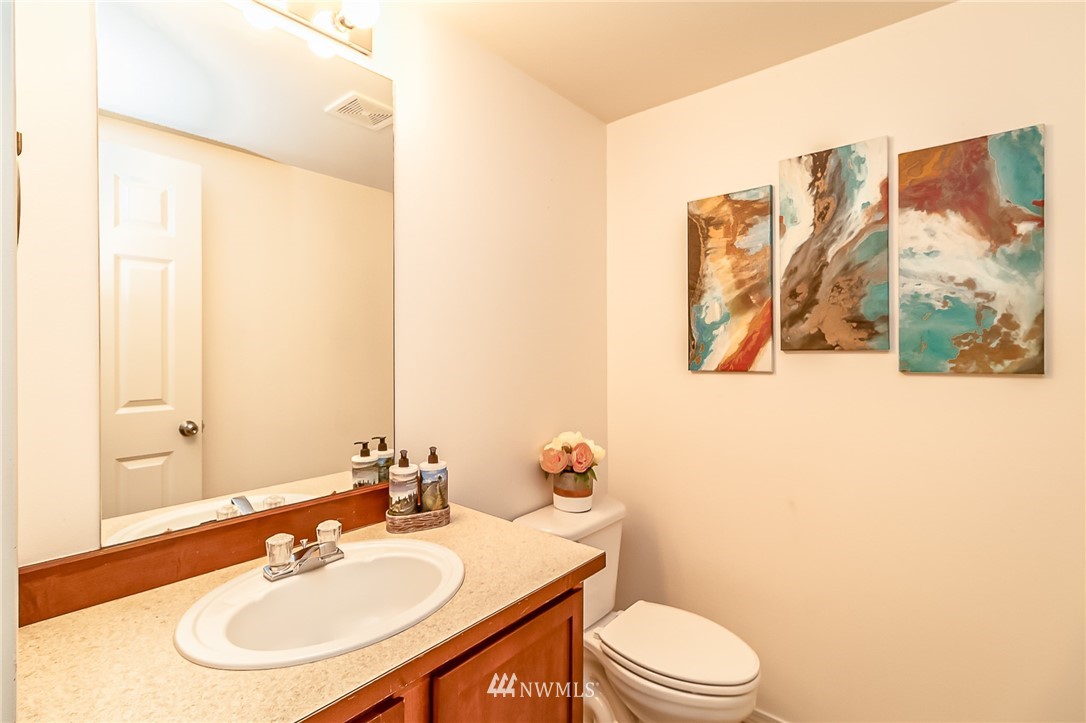 2556 Northeast 2nd Place Renton, WA 98056 - Photo 20 of 40