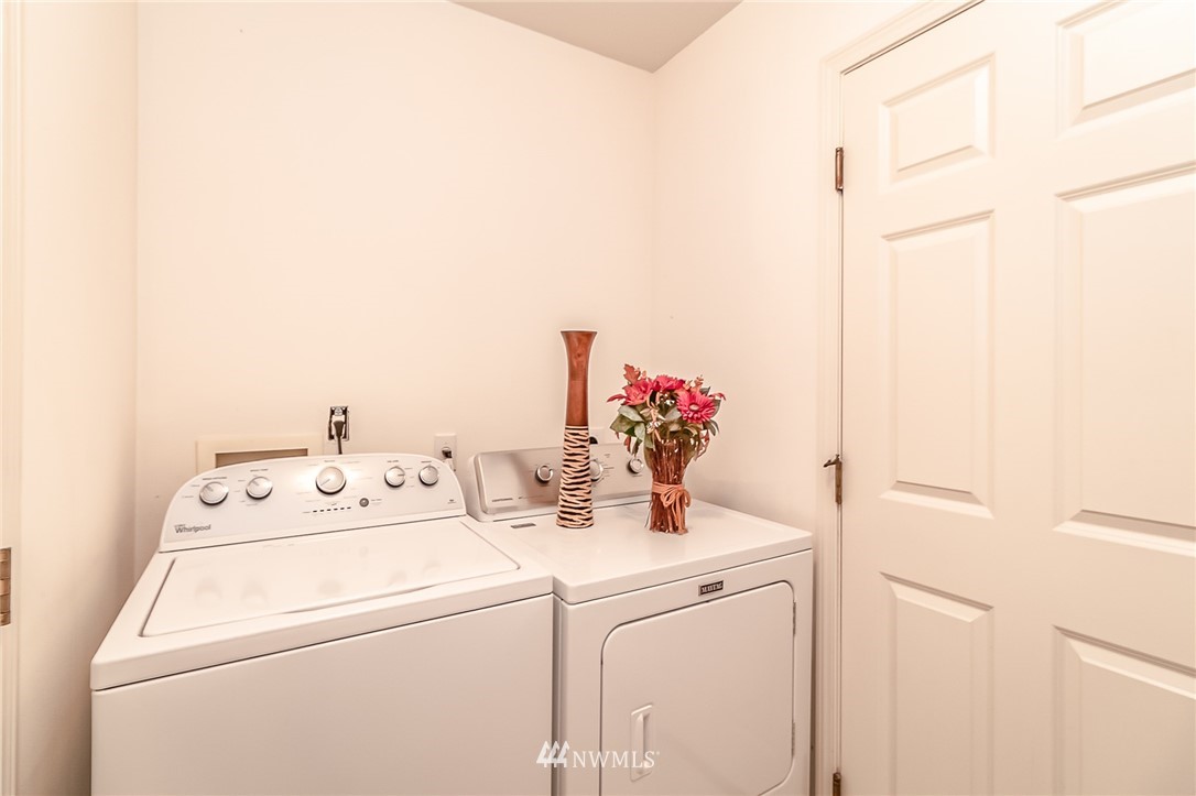 2556 Northeast 2nd Place Renton, WA 98056 - Photo 22 of 40