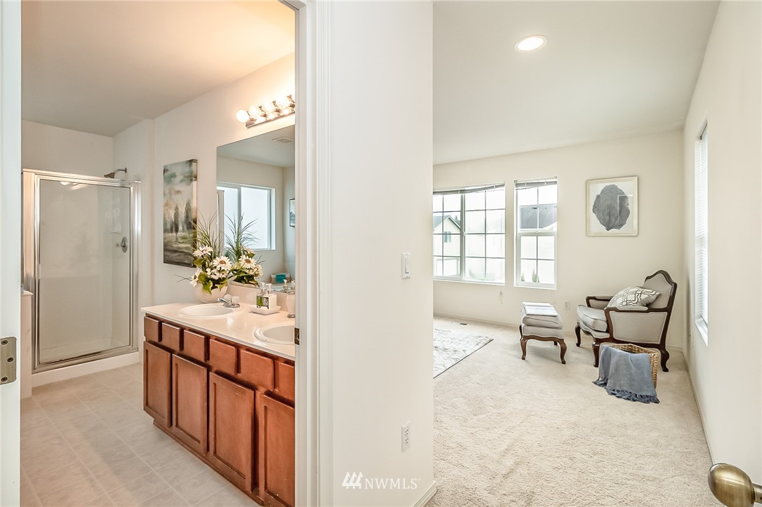2556 Northeast 2nd Place Renton, WA 98056 - Photo 27 of 40