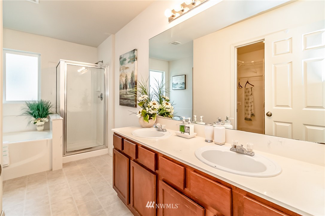 2556 Northeast 2nd Place Renton, WA 98056 - Photo 28 of 40