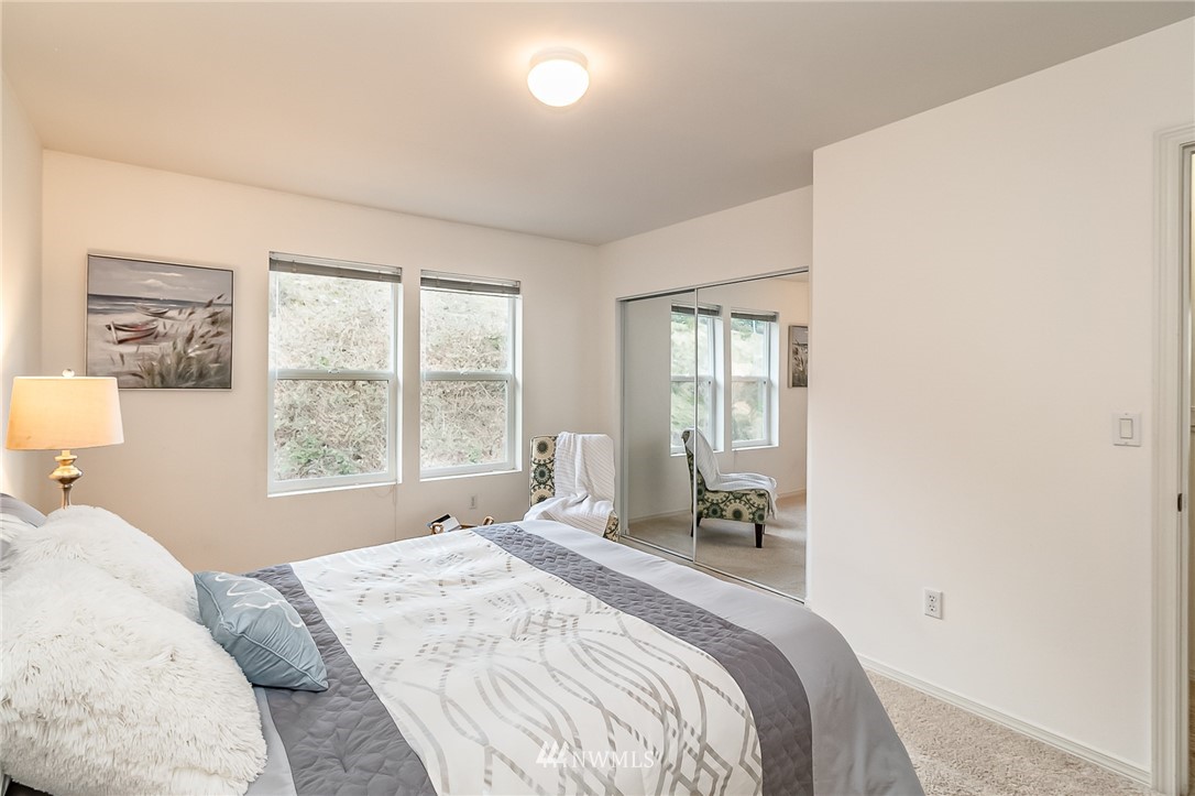 2556 Northeast 2nd Place Renton, WA 98056 - Photo 32 of 40