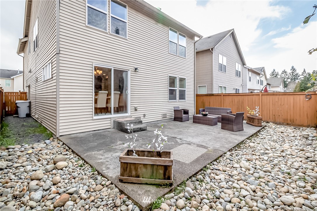 2556 Northeast 2nd Place Renton, WA 98056 - Photo 38 of 40