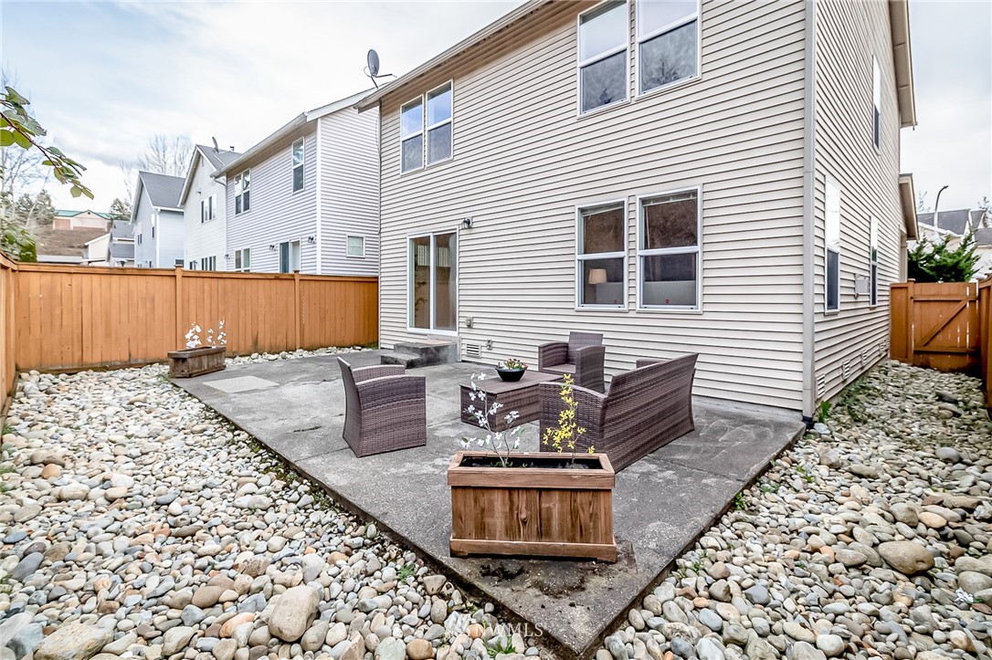 2556 Northeast 2nd Place Renton, WA 98056 - Photo 39 of 40