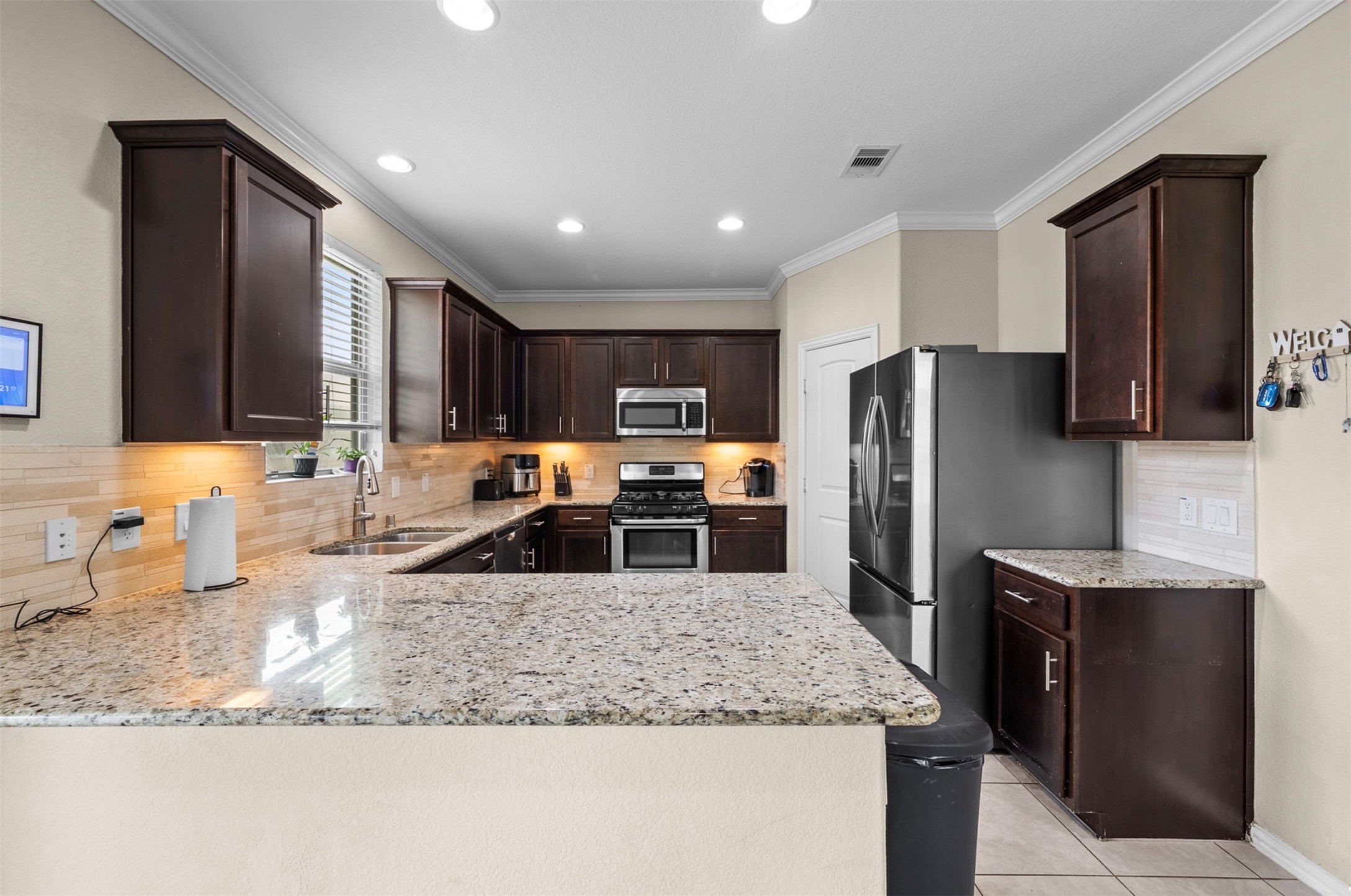2245 Maple Point Drive North Conroe, TX 77301 - Photo 4 of 14