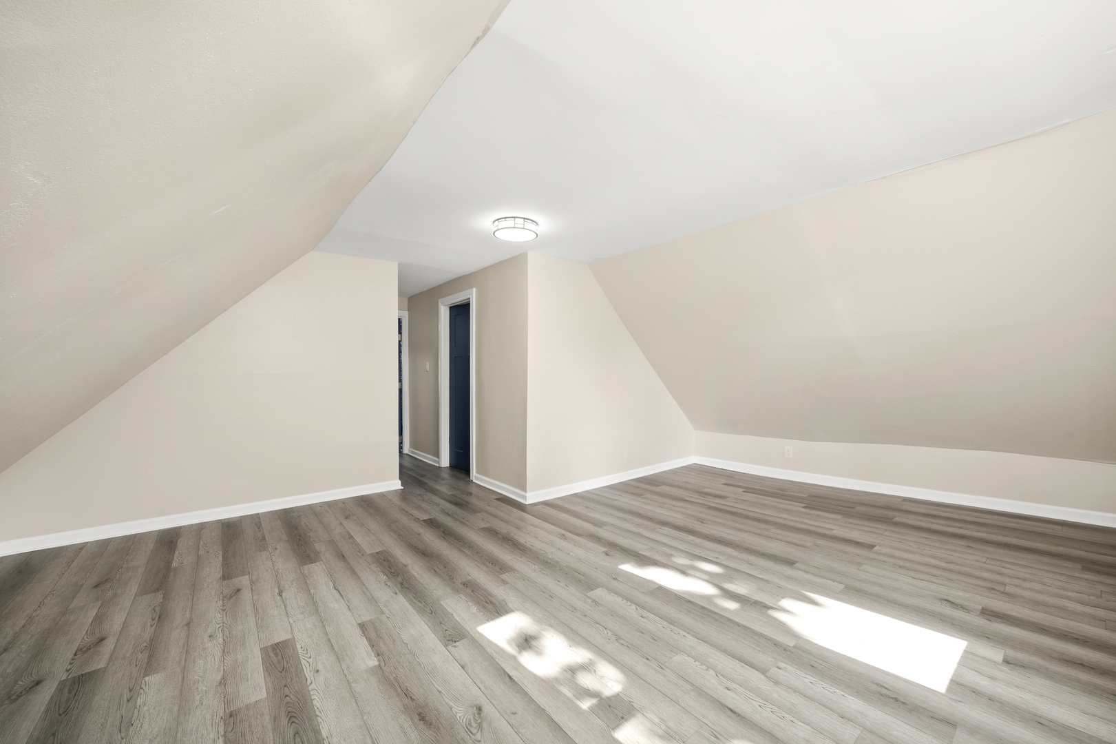 7128 South May Street Chicago, IL 60621 - Photo 20 of 32 a view of an empty room and wooden floor