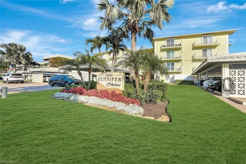 $1,370,000 | 2850 Gulf Shore Boulevard North, Unit 201, Naples, FL 34103