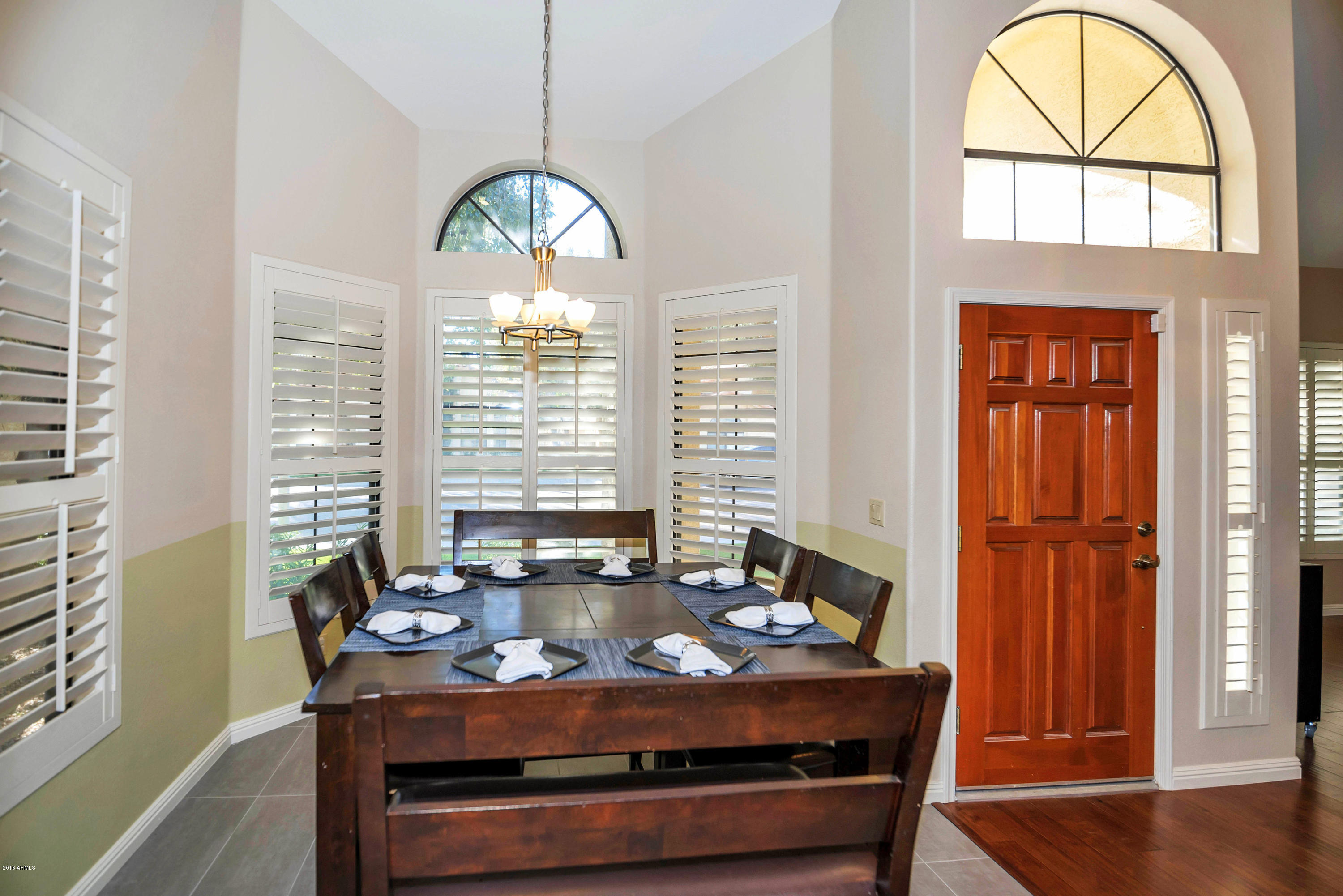 182 West Knox Road Tempe, AZ 85284 - Photo 5 of 35 182 W Knox Rd Chandler AZ-print-005-5-DL