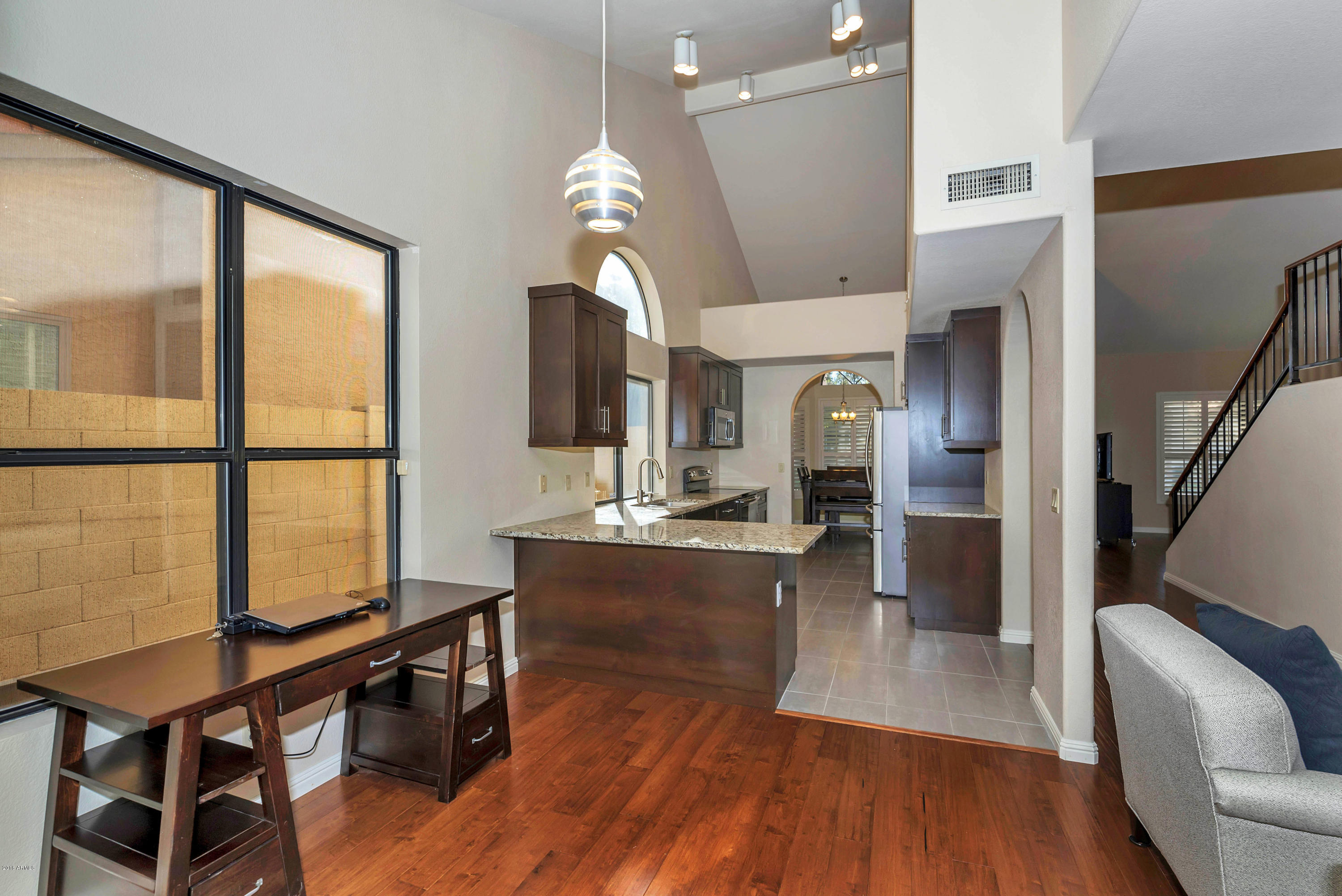 182 West Knox Road Tempe, AZ 85284 - Photo 8 of 35 182 W Knox Rd Chandler AZ-print-008-1-DL