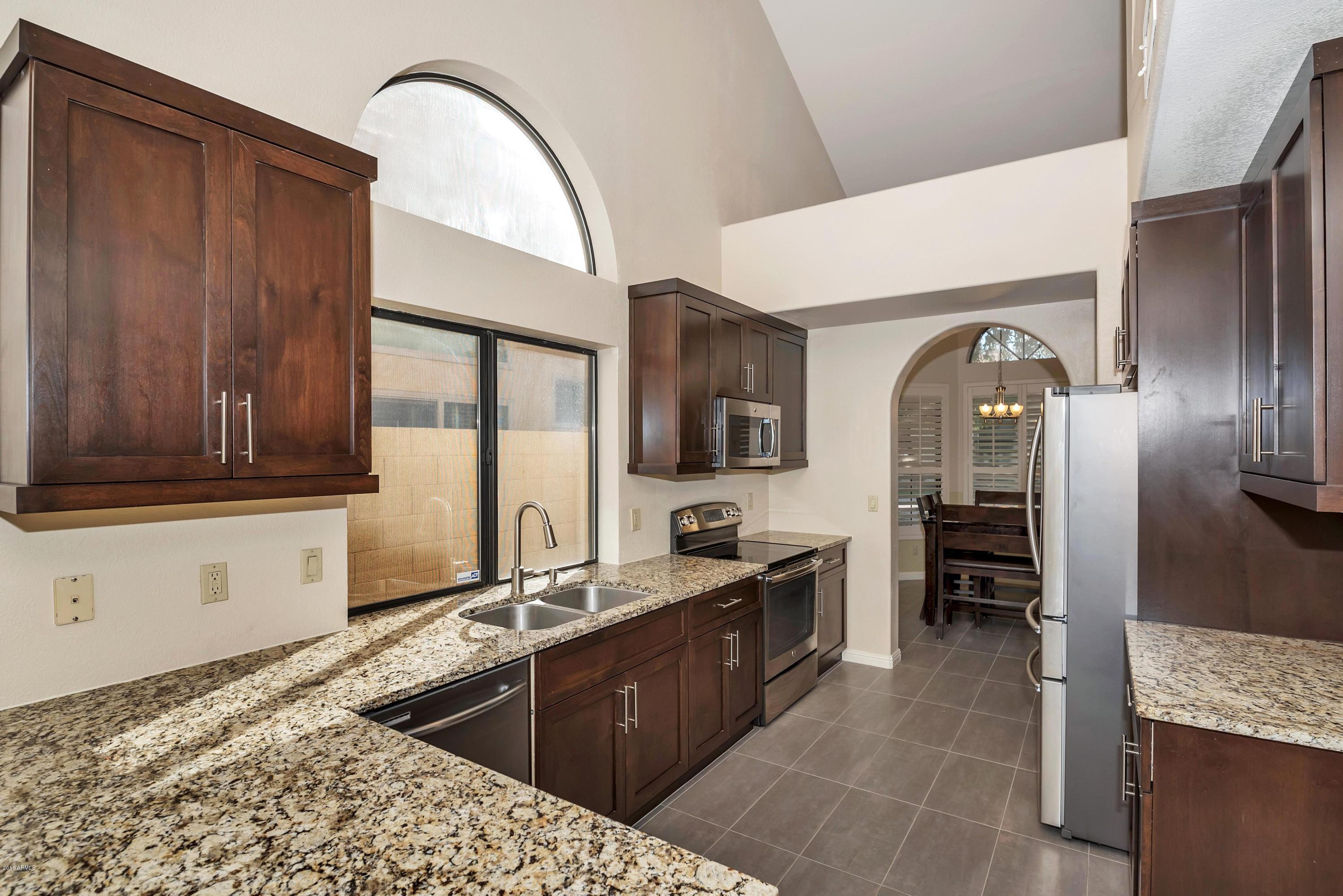 182 West Knox Road Tempe, AZ 85284 - Photo 9 of 35 182 W Knox Rd Chandler AZ-print-009-8-DL