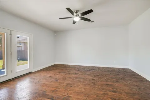 $399,700 | 219 Woodlake Drive, Georgetown, TX 78633