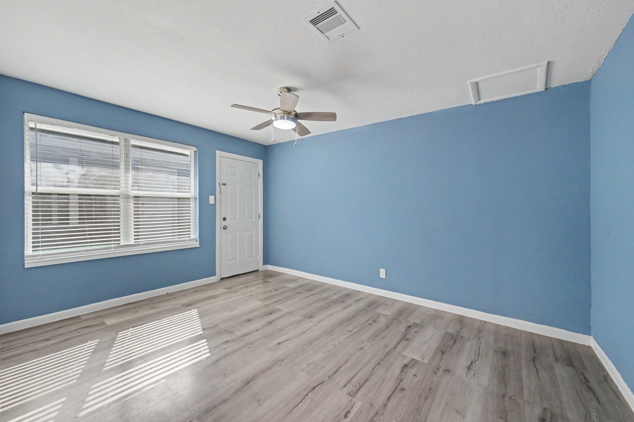 716 Hargest Street, Unit B Prairie View, TX 77445 - Photo 3 of 15 Gallery Image 3