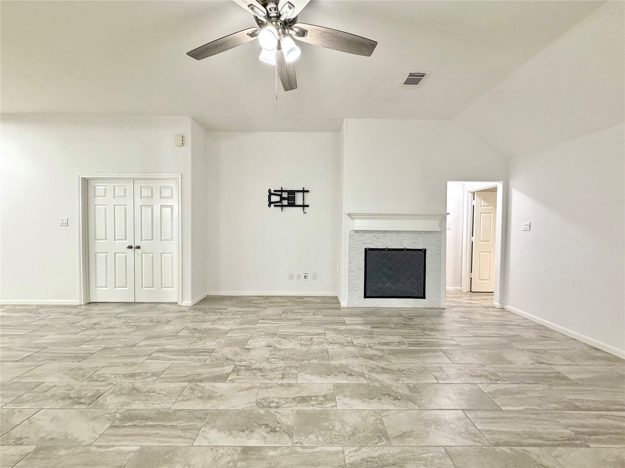 3226 Candlepine Drive Spring, TX 77388 - Photo 23 of 28 Living room