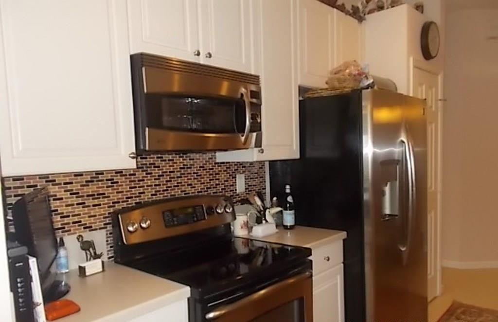 370 Southwest Walking Path, Unit 370 Stuart, FL 34997 - Photo 14 of 38 GE Profile Stainless Steel appliances
