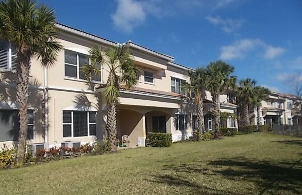 370 Southwest Walking Path, Unit 370 Stuart, FL 34997 - Photo 21 of 38 Photo 21