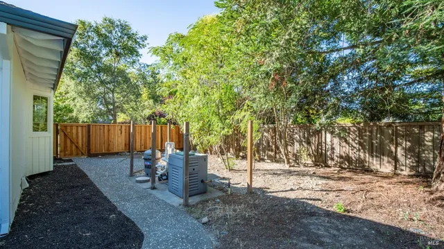 $1,199,000 | 9663 Lakewood Drive, Windsor, CA 95492