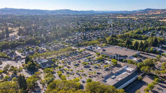 $1,199,000 | 9663 Lakewood Drive, Windsor, CA 95492