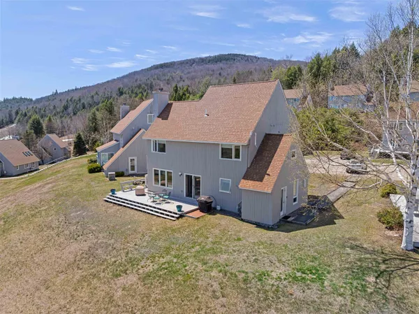 $569,000 | 11 Rocky Point Road, Unit EN6, Plymouth, NH 03264