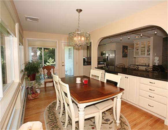 30 Edgemere Road Lynnfield, MA 01940 - Photo 13 of 28 Gallery Image 13