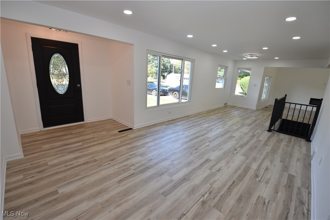 90 West Caston Road New Franklin, OH 44319 - Photo 11 of 42 Gallery Image 11