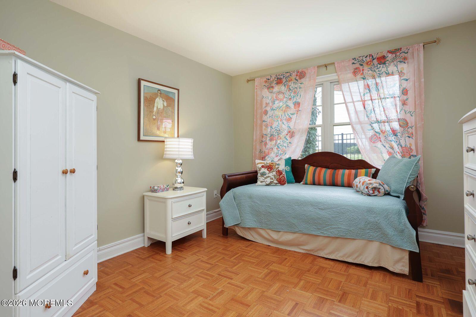 220 Dwight Road Middletown, NJ 07748 - Photo 11 of 18 96W7zzCg