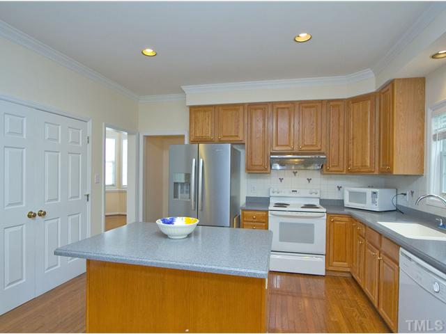 303 Stablegate Drive Cary, NC 27513 - Photo 14 of 25