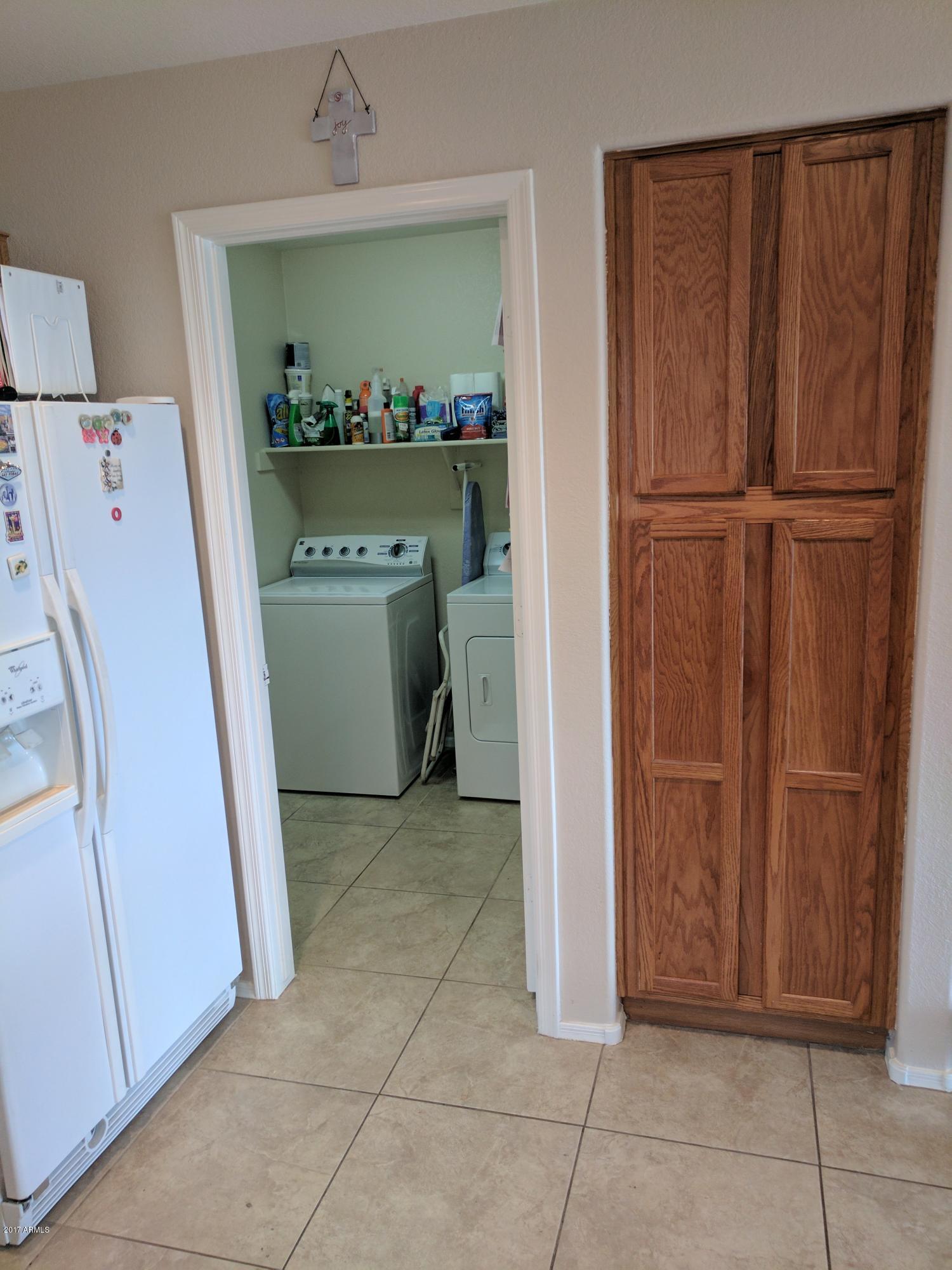 13383 West Redfield Road Surprise, AZ 85379 - Photo 10 of 26 Kitchen (3)