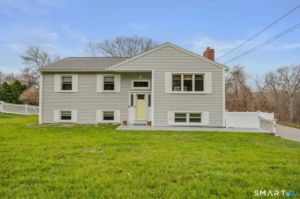 $599,999 | 541 Groton Long Point Road, Groton, CT 06340