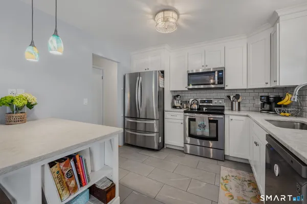 $599,999 | 541 Groton Long Point Road, Groton, CT 06340