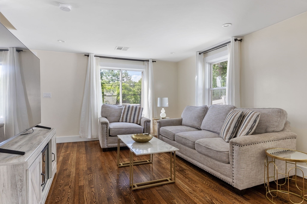 28 Thompson Street Boston, MA 02136 - Photo 8 of 30 Gallery Image 8