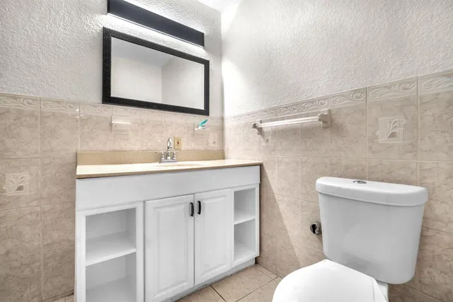 $4,500 | 4521 Southwest 34th Drive, Fort Lauderdale, FL 33312