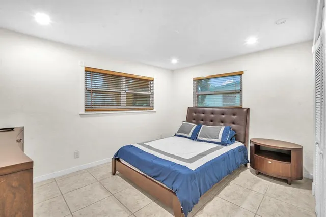 $4,500 | 4521 Southwest 34th Drive, Fort Lauderdale, FL 33312