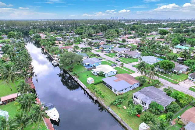 $4,500 | 4521 Southwest 34th Drive, Fort Lauderdale, FL 33312