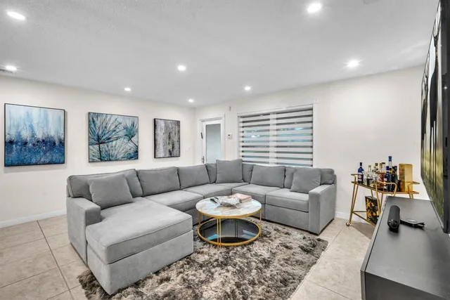 $4,500 | 4521 Southwest 34th Drive, Fort Lauderdale, FL 33312