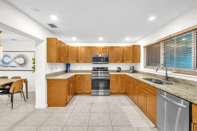 $4,500 | 4521 Southwest 34th Drive, Fort Lauderdale, FL 33312