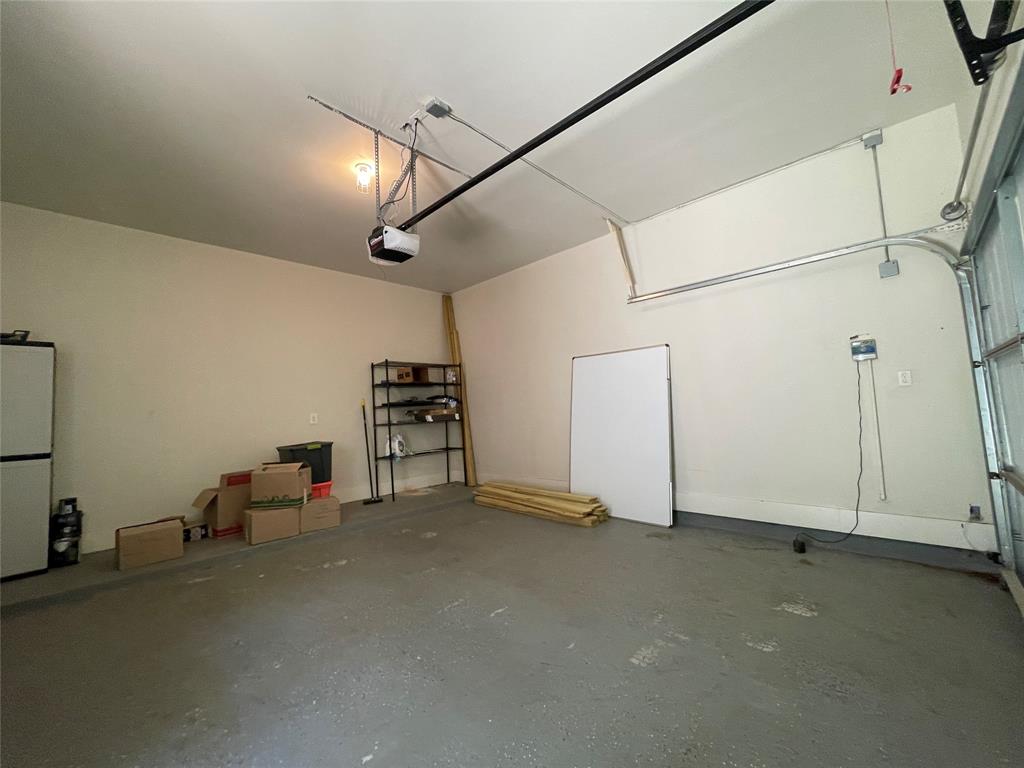 1007 Taulbee Lane, Unit B Austin, TX 78757 - Photo 32 of 36 View of garage